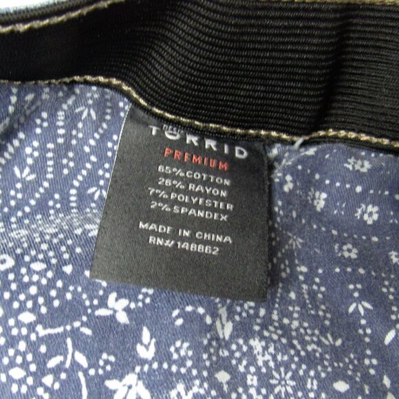 Torrid - Sky High Skinny Crop Jeans _ Size 24 - Picture 6 of 7
